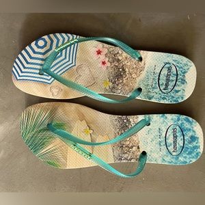 Size 11, never worn Havianas